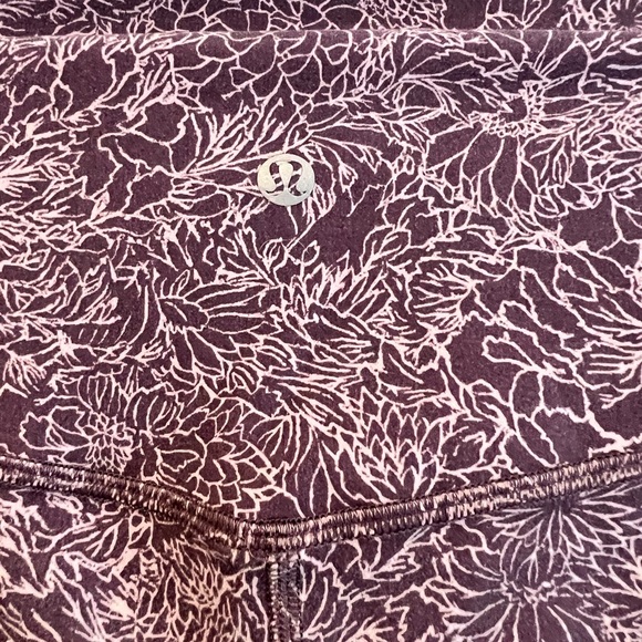 Lavender and white Align 28 - Picture 2 of 4